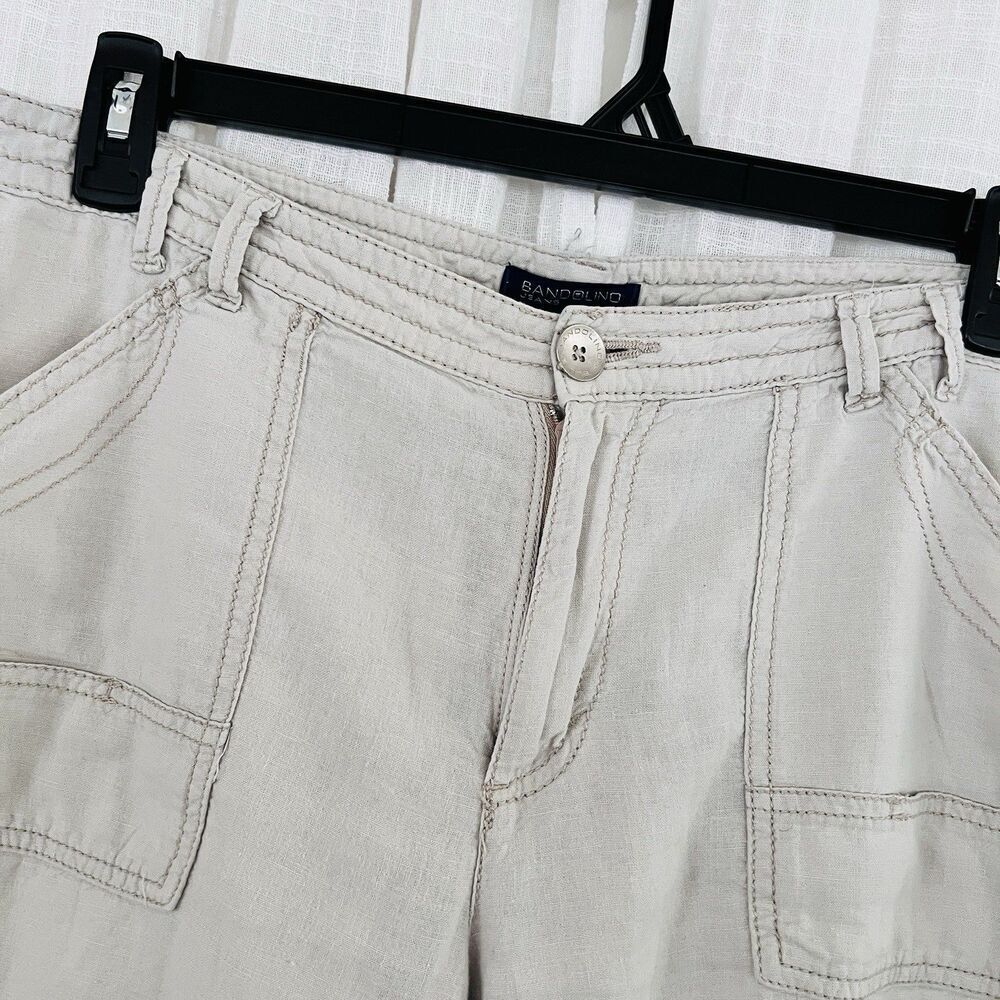Bandolino Light Beige Cropped Cargo Capris - Picture 2 of 9